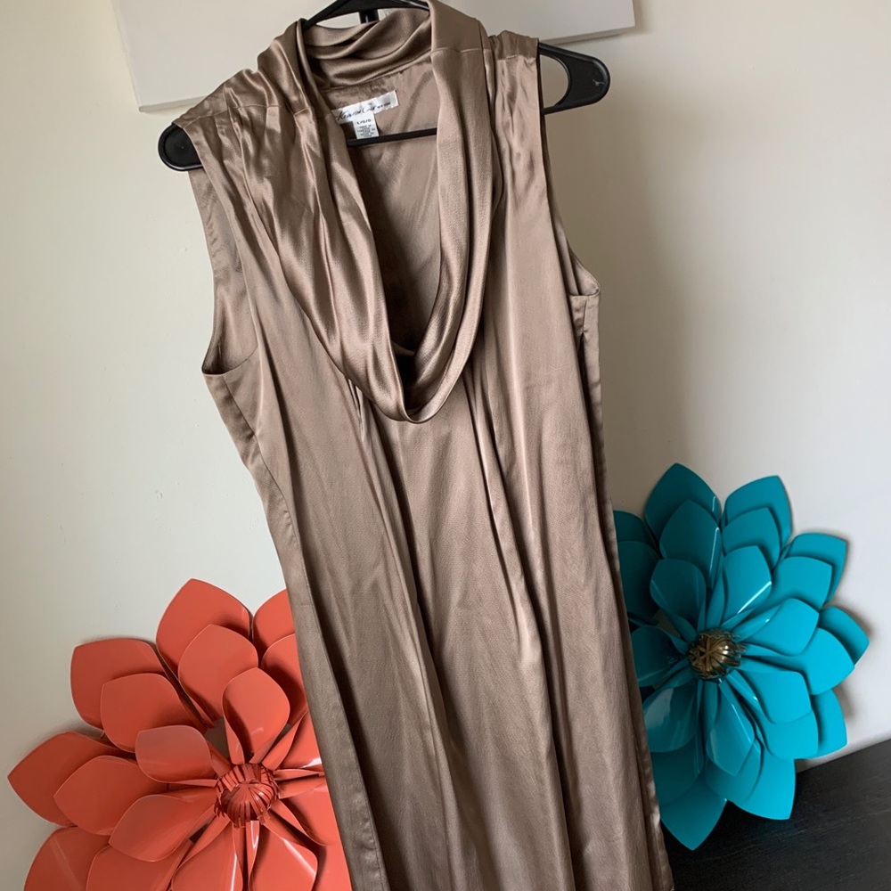 Gold sleeveless dress